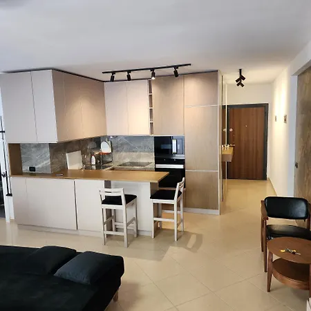 Luxurious In דירה