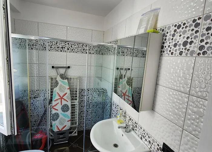Luxurious In Shengjin (Lezhe)